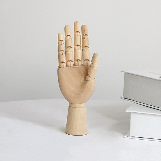 Model hand, rechts 18 cm hoog
